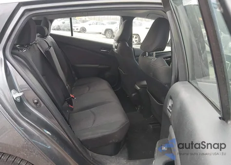 2017 Toyota Prius Two z USA, uszkodzony, nr VIN JTDKBRFU2H3046277